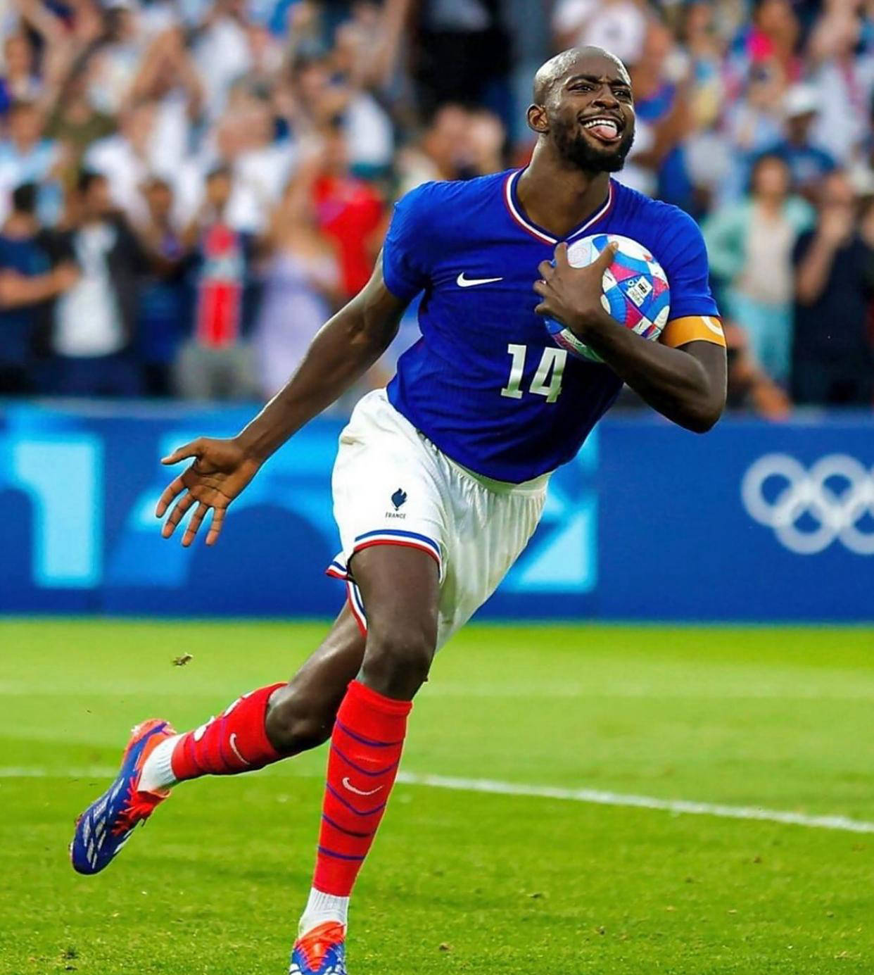 转会期AC米兰调整名单以备英超;内部沟通环节打磨;态度坚定;轮换策略成焦点的简单介绍 转会期AC米兰调整名单以备英超;内部沟通环节打磨;态度坚定;轮换策略成焦点的简单介绍