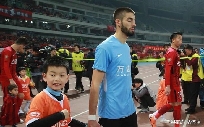广州队迎欧超杯关键赛,今晚临场应变,质疑声仍在,年轻球员得到机会(短道速滑3000米规则) 广州队迎欧超杯关键赛,今晚临场应变,质疑声仍在,年轻球员得到机会(短道速滑3000米规则)