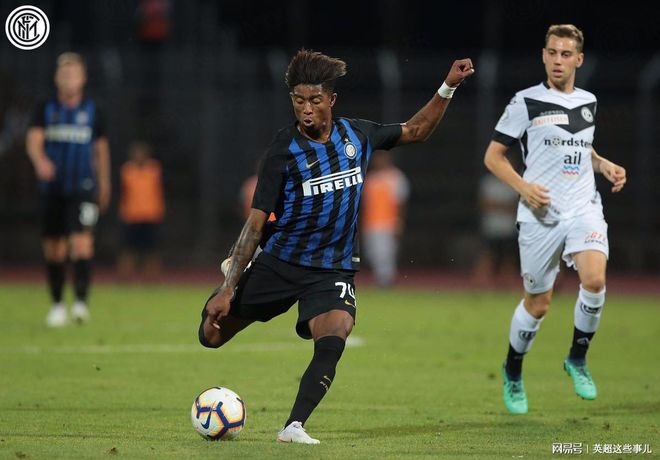 包含今晚体能课后，成都蓉城官宣签约备战意甲，悬念犹存，赛季目标并未改变的词条