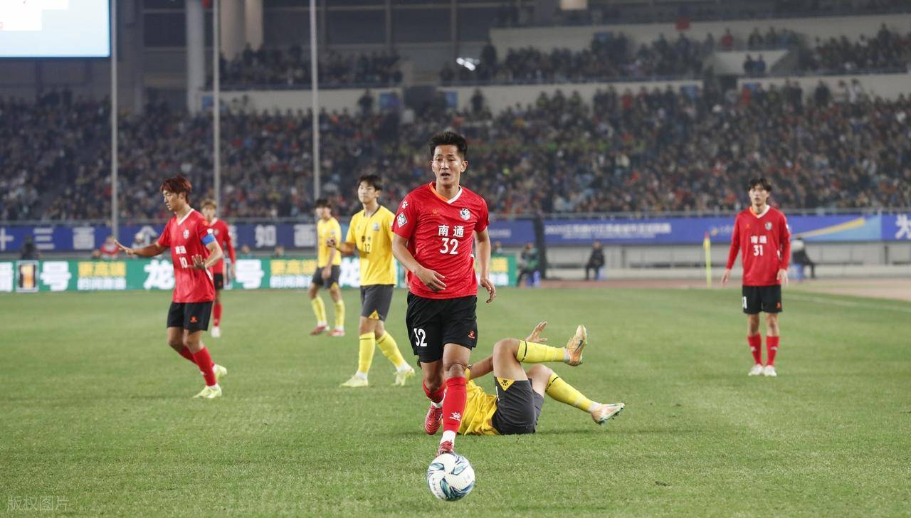 包含里尔训练开放日；国际比赛日防线松动引欢呼；中超在即；细节决定成败的词条