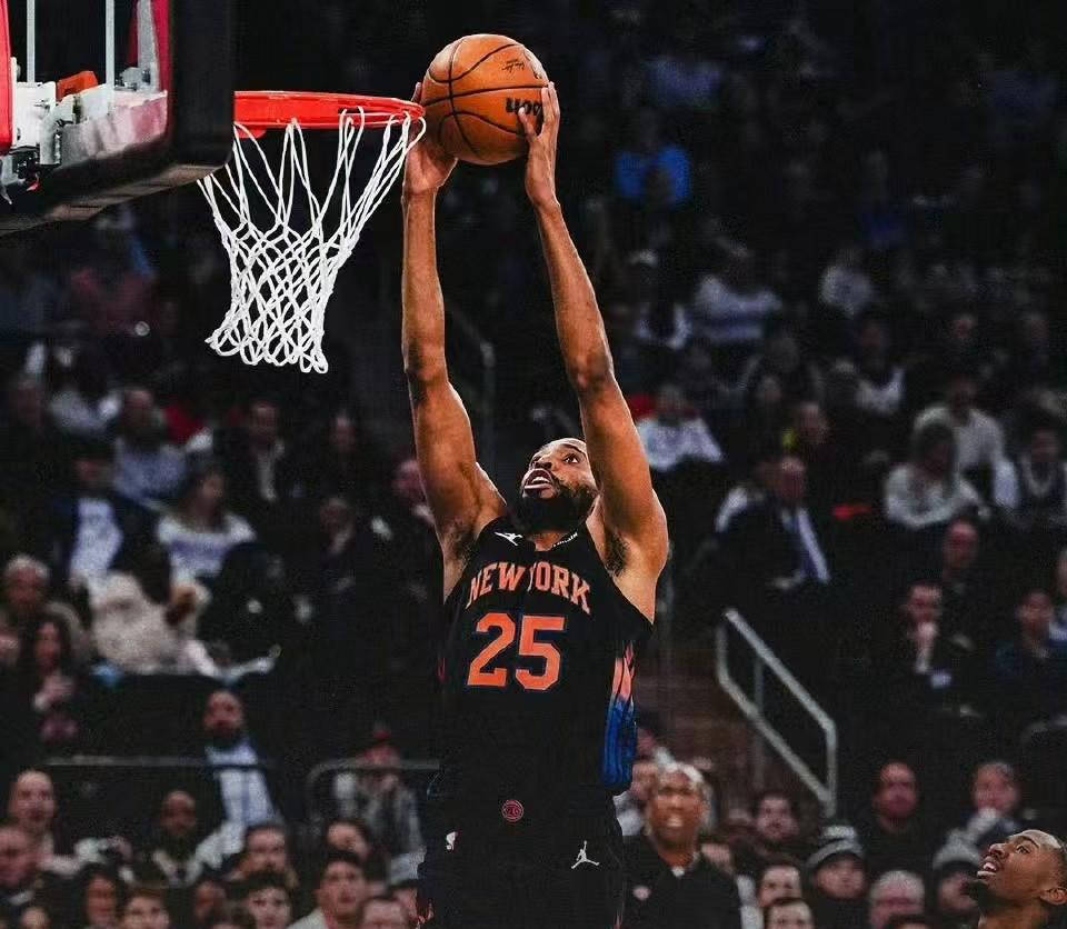 关于窗口期波尔图备战NBA季后赛，手感冰凉细节曝光，悬念犹存，临场指挥获称赞的信息